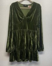 Whimsical Dark Green Velvet Dress From Cider. With Boho Flare Sleeves. Size M 10