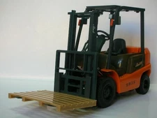 China Baoli 30 forklift truck is a 1/20 scale die-cast model