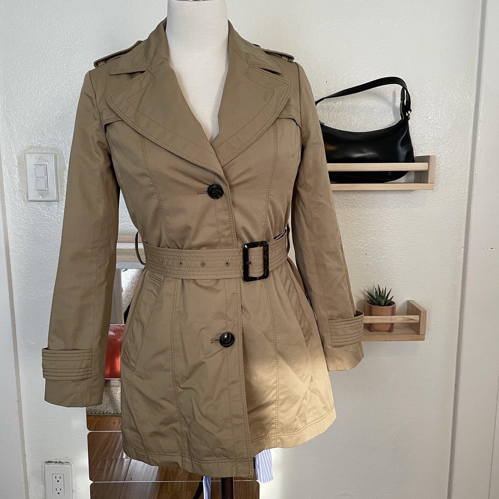 Banana Republic XS Petite Classic Tan Trench Coat Removable Liner Pockets