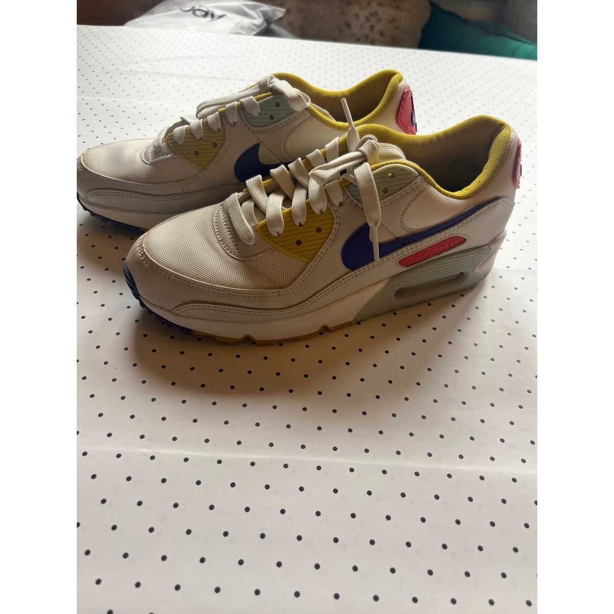 Nike Air Max 90 Womens 8.5 Cream Blue Yellow Pink Colorblock DA7265-100 Sneaker — product photo 3 of 10