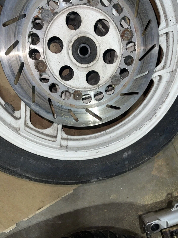 Llanta delantera yamaha fz600 fz 600 blanca mag 1987 1986 1988 86 87 88 Foto 4 de 4