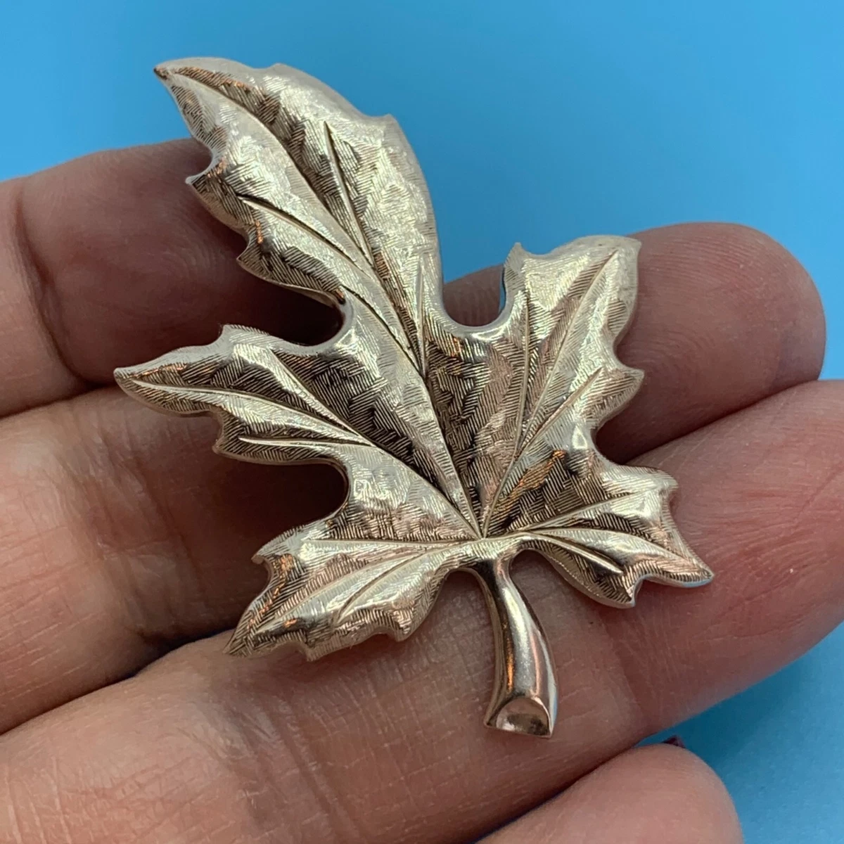 Oak on sale leaf brooch
