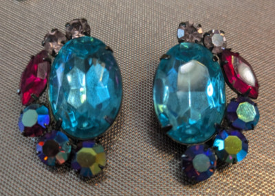 THELMA DEUTSCH Multicolored Stone Clip Earrings Blue Pink