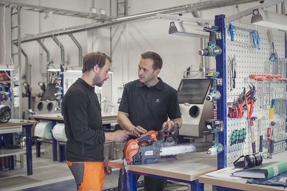 GENUINE HUSQVARNA 230 235 236 240 CHAINSAW STARTER ROPE PULLEY 530 05