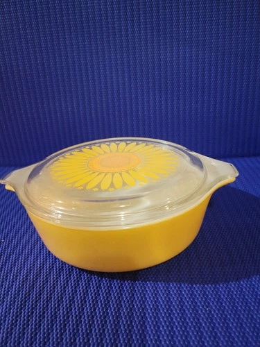 Pyrex Yellow Daisy Design Dish And Lid. True VTG!