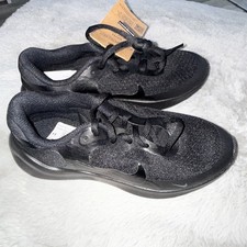 Nike Revolution 7 Junior Black Trainers Size UK 2