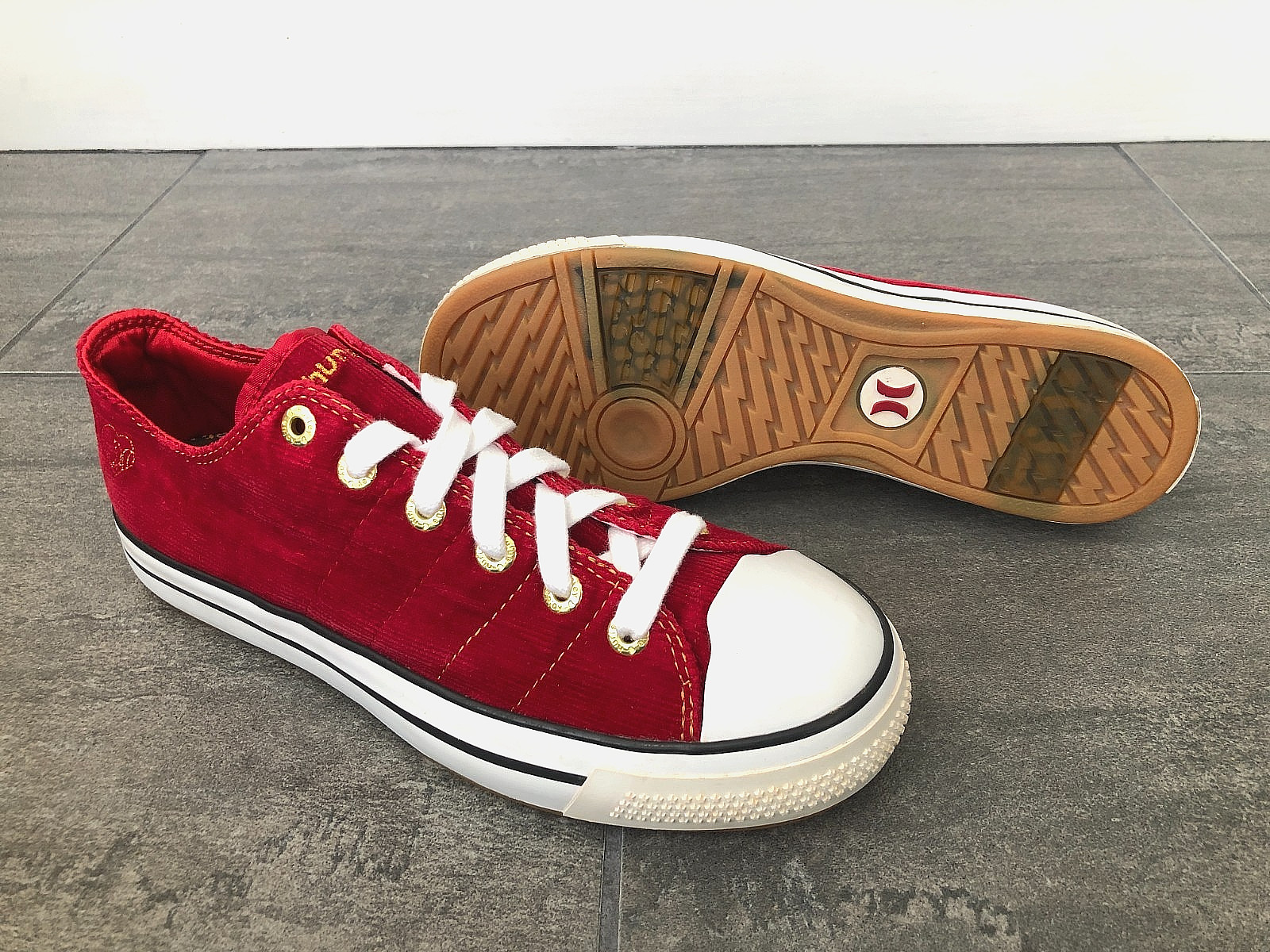 HURLEY Red Corduroy Athletic SNEAKERS Tennis Shoes~Womens sz