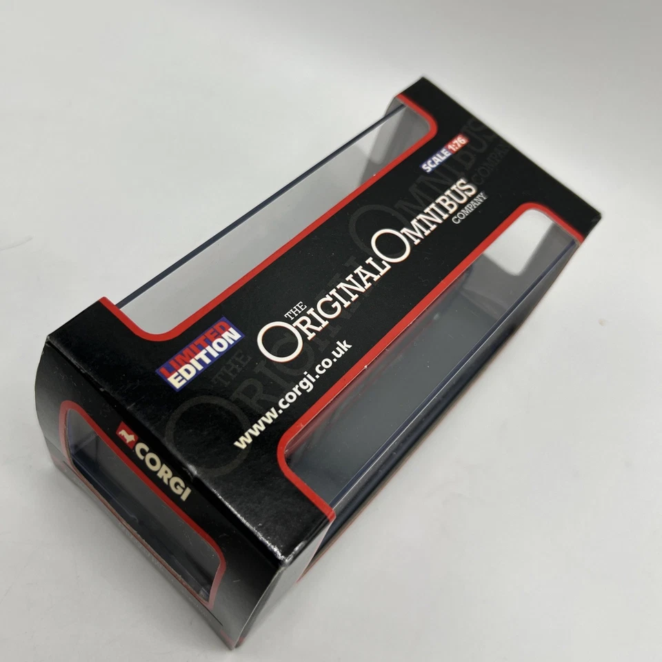 OO Corgi OM 44116B Optare Solo - Wilts And Dorset - Salisbury - Limited Edition - Image 3 of 4