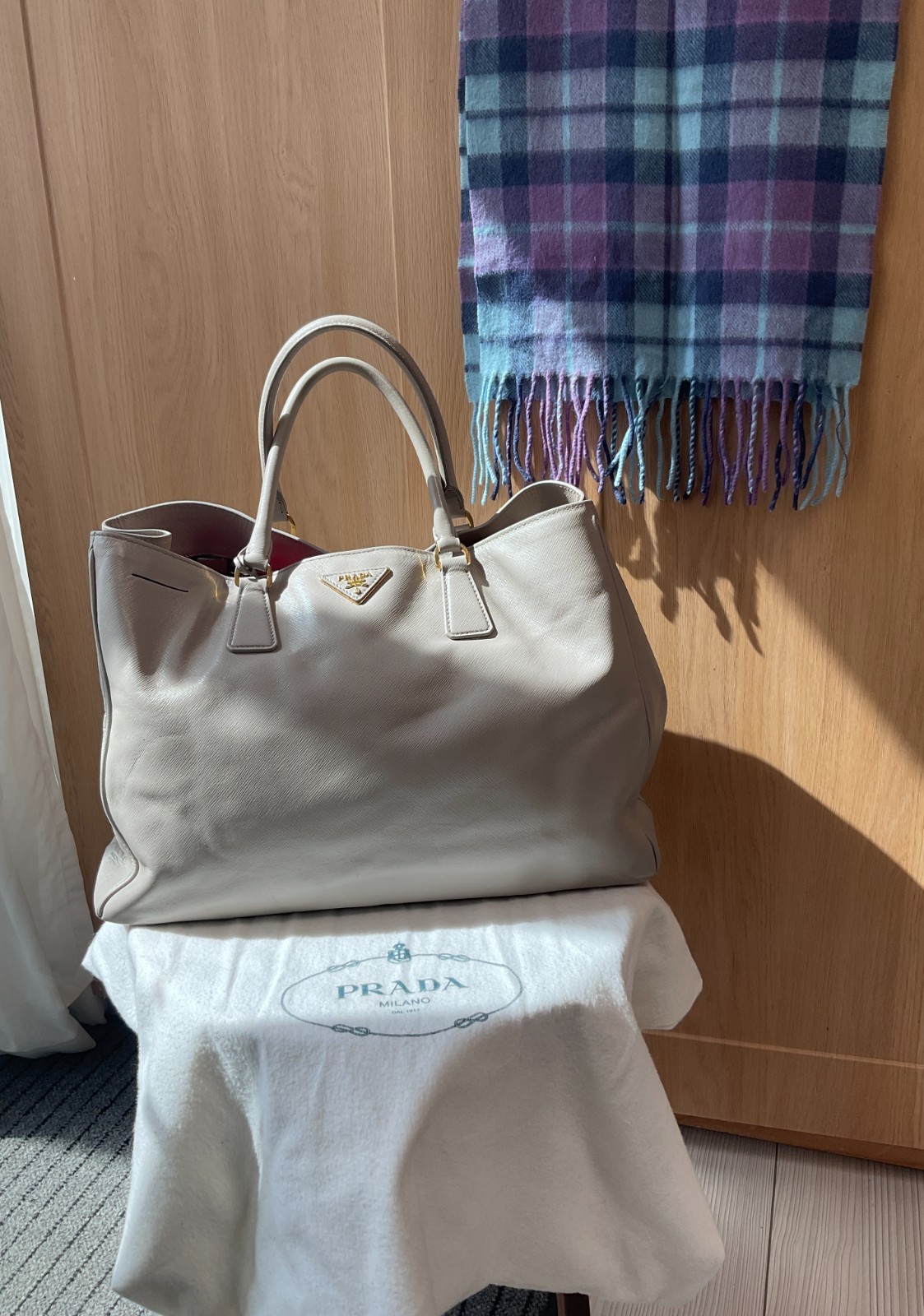 Prada Galleria Saffiano Large Tote Bag 100% Leather Handbag Light Grey