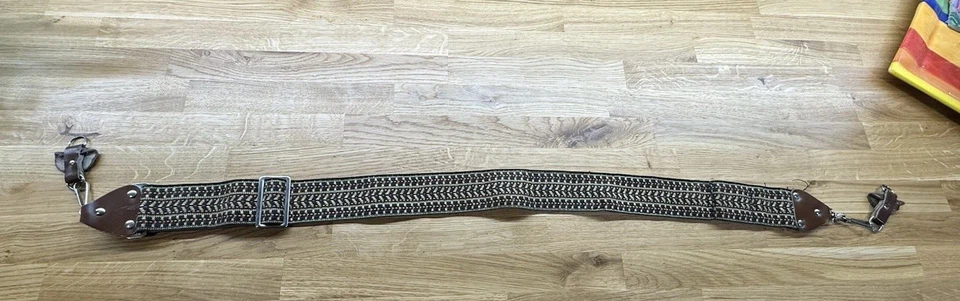 Vintage Embroidered Camera Strap Wide For SLR DSLR With Camera Lugs Included - Image 4 of 4