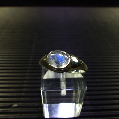 Ring size 58, silver 925 with a rainbow moonstone cabochon from India