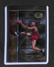 1997-98 Bowman's Best Best Techniques Atomic Refractor #17 Dennis Rodman