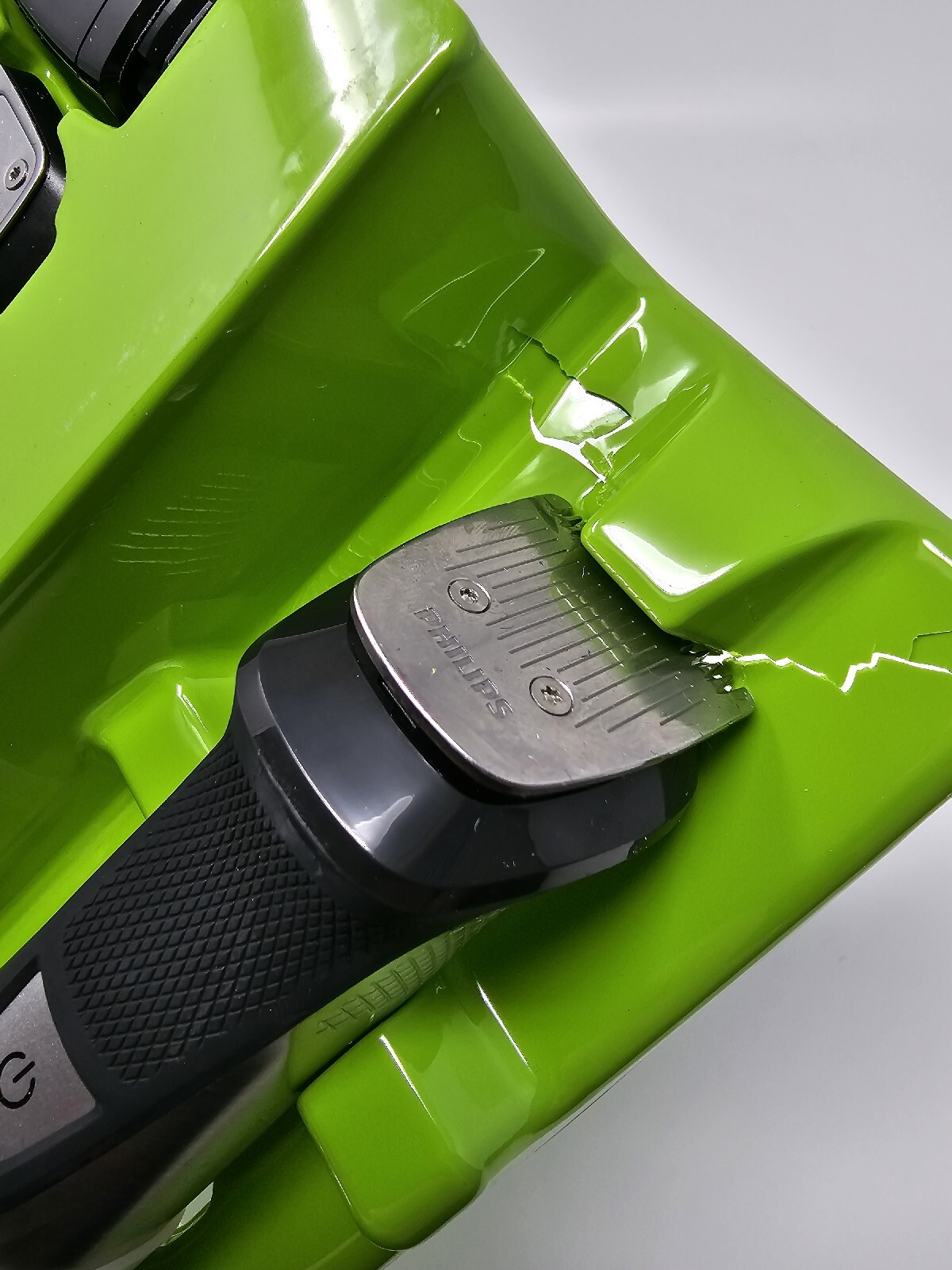 Philips Norelco Multigroom 7000 Trimmer