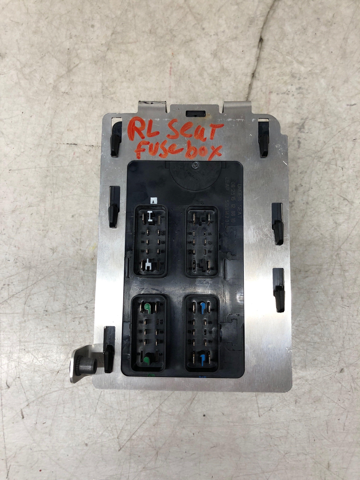 ASTON MARTIN RAPIDE INTERIOR CABIN FUSE JUNCTION BOX AD43-14A074-AA OEM