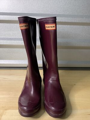 Hunter Women's Tall Rubber Rain Boots Gloss Maroon Buckle Strap Size 4B /5G 