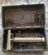 Alte Nassrasierer in Bakelitetui Persönliche Ausrüstung Wehrmacht DRGM