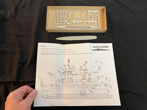 Alabatross WWII Destroyer Allen M. Sumner 1/700 Waterline Model Kit - Complete - Picture 3 of 5