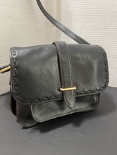 Dooney & Bourke tracolla fiorentina pelle nera interni rossi e ferramenta oro