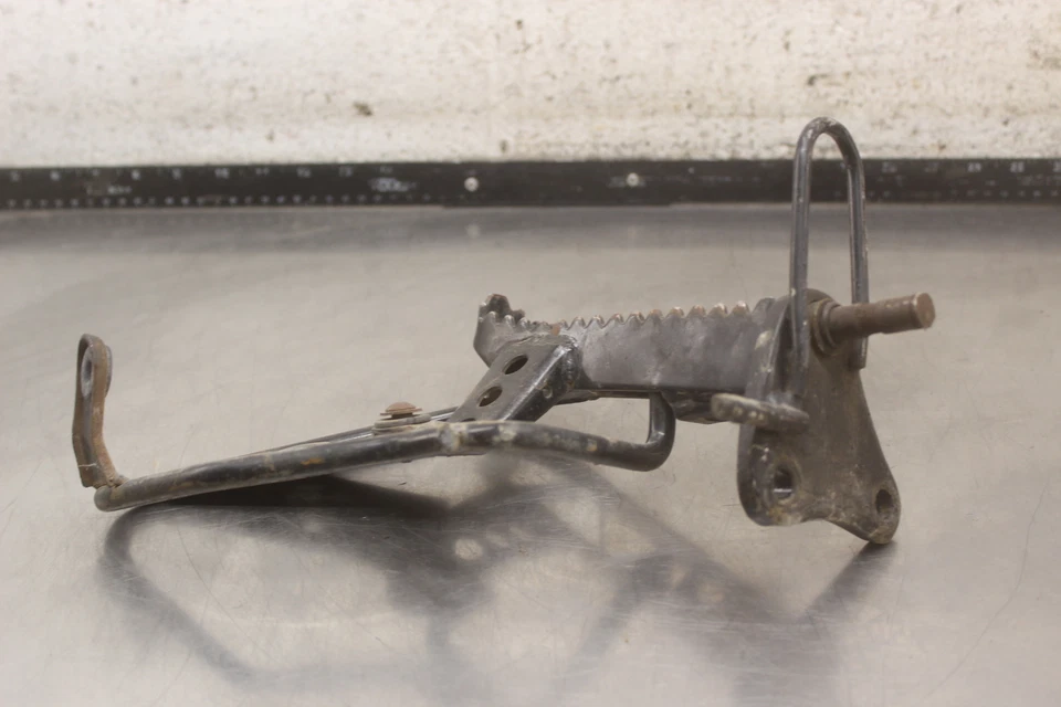 Suzuki Quadrunner 160 LTF160 2001 2x4 reposapiés izquierdo clavija paso C345 Foto 2 de 4