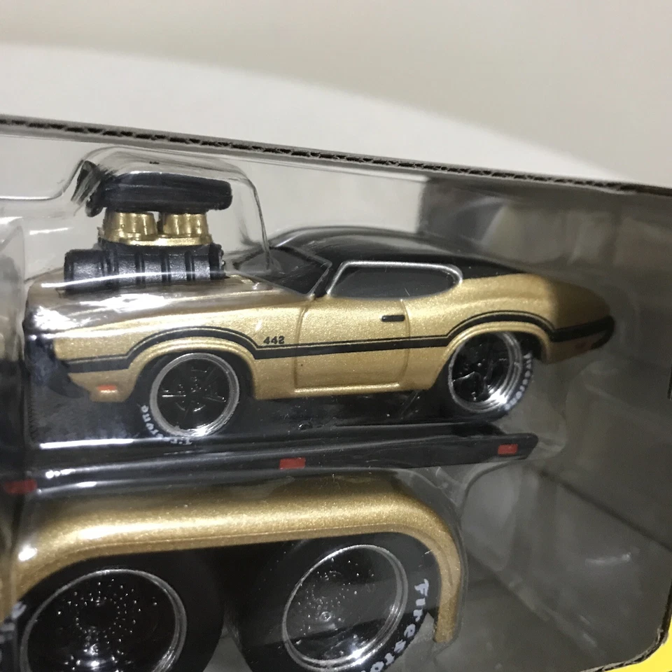 Muscle machines hauler 2021 transport 1970 Oldsmobile 442 1953 Mack B-61 Flatbed - Image 2 of 4