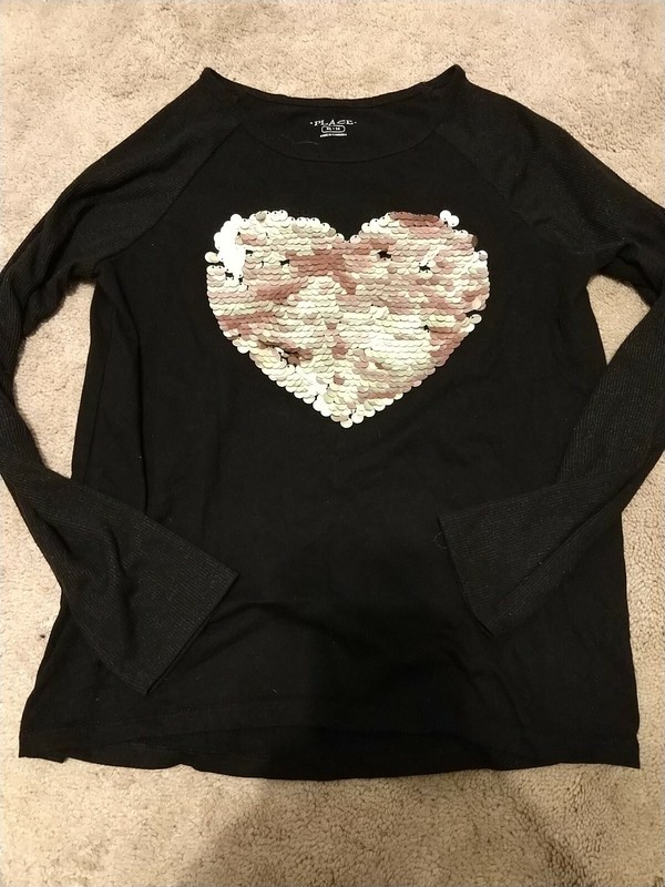 NWOT Childrens Place Girls T Shirt black Sequined gold Heart Long Sleeve Size XL