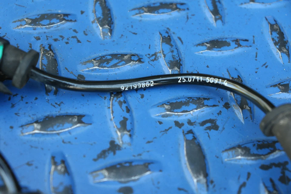 Chevrolet Camaro SS 2010-2015 ABS sensores de velocidad de rueda trasera 9219862 Foto 4 de 4