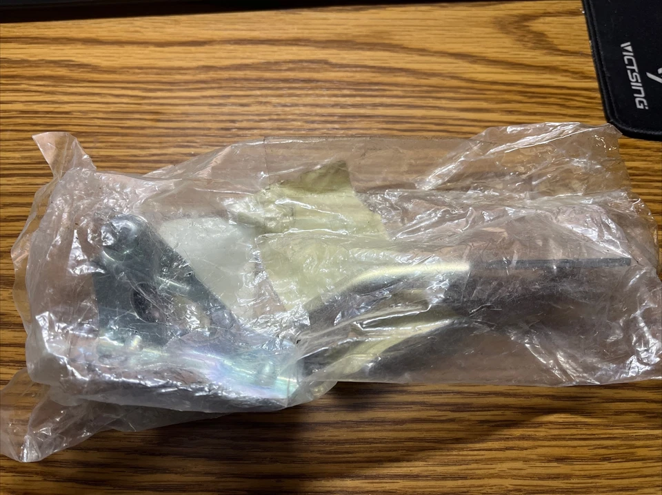 NUEVO GM 95971445 RH 07-2011 CHEVROLET AVEO Aveo 5 pasajeros CAPUCHA CONJUNTO BISAGRA Foto 2 de 3