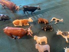 Vintage Train Figurines +Scenery - Lot of over 130 pieces — photo 5