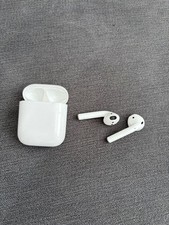 Apple AirPods 1st Generation With Wired Charging Case