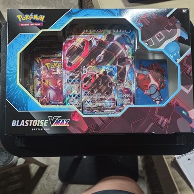 Pokémon TCG Blastoise VMAX Battle Box