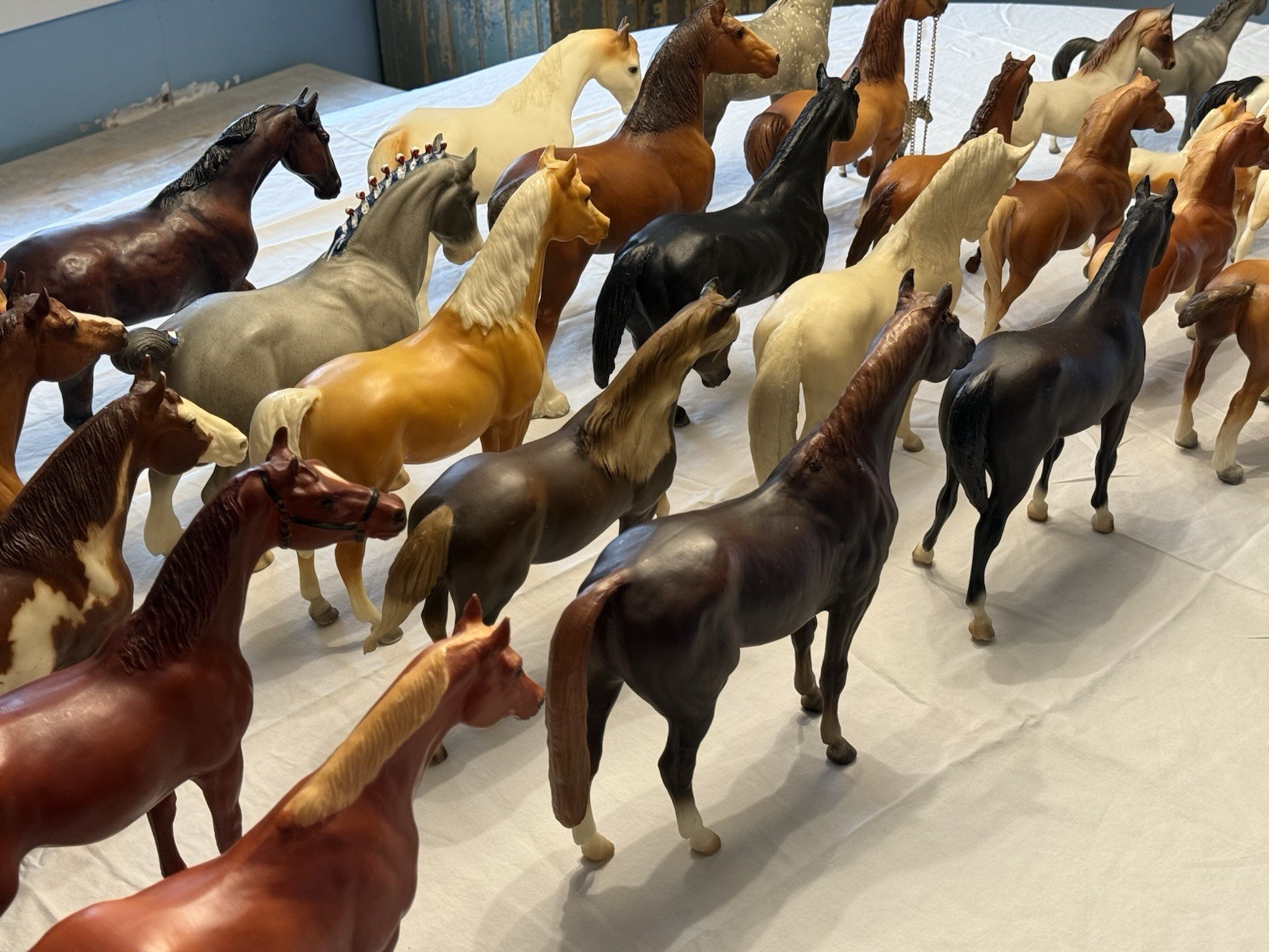 Enormous Lot Of 30 Traditional Scale Breyer Horses • Vintage From The 80’s As Is