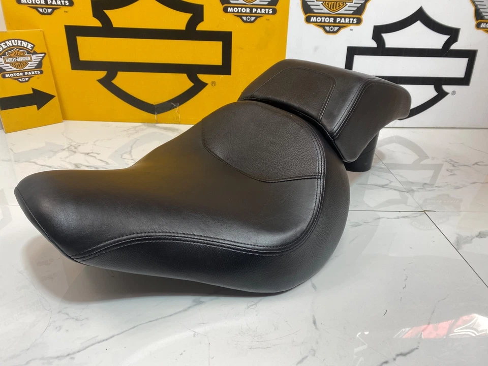 Asiento de pasajero Harley Softail Fat Boy estándar Cross Bones OEM 06-17 Foto 2 de 4