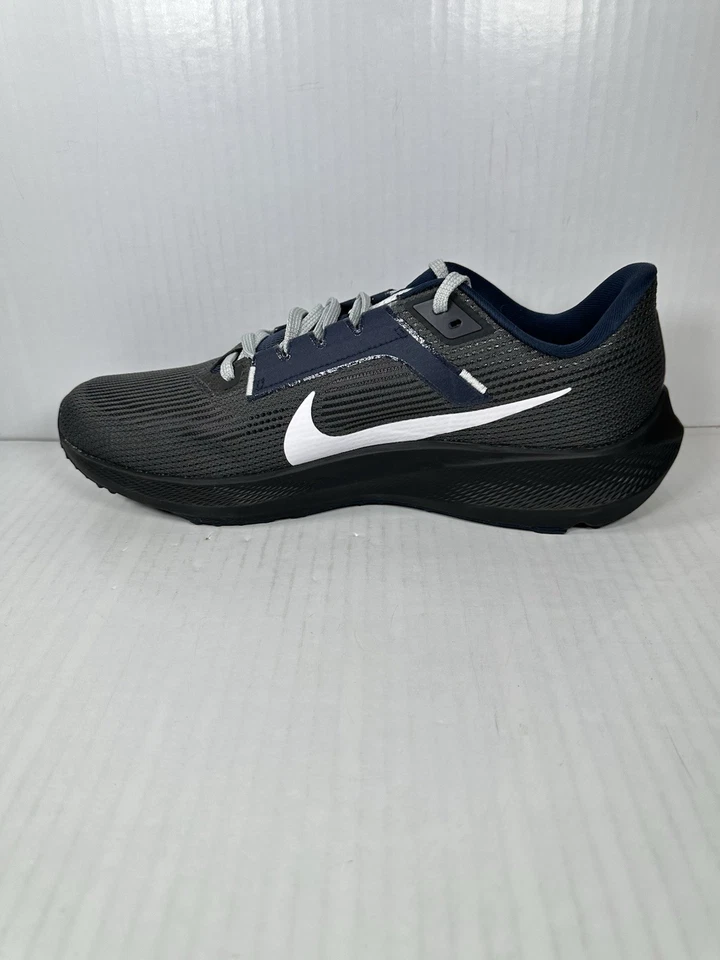 Talla 12 Nike Zoom Pegasus 40 Dallas Cowboys NFL Zapatos Tenis DZ5975-001 Para Hombres Foto 4 de 4