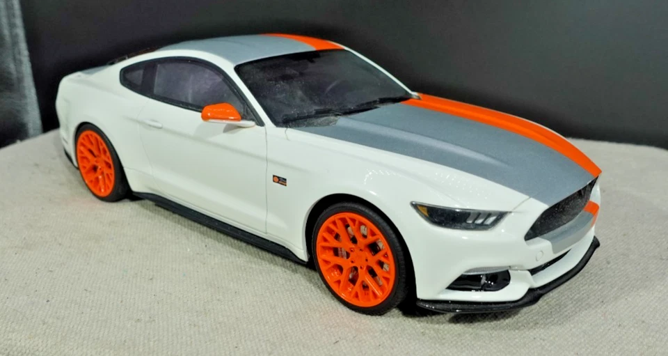 GT Spirit Ford Mustang Bojix Design 1/18 Foto 2 de 4