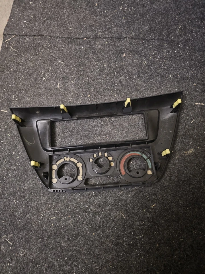 Mitsubishi Lancer MK7 2.0i 2005 LHD Climate control heater control trim MR532639 - Image 2 of 3