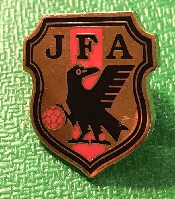 FK RADNICKI Pirot (Serbia) Yugoslavia football club, vintage pin, Badge !