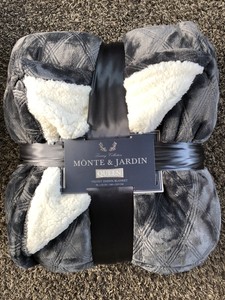 Amazon.com: Monte & Jardin Queen Gray Jacquard Velvet ...