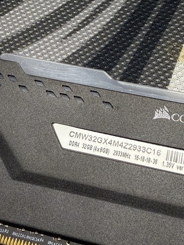 Coisair Vengeance Rgb Pro 32gb Ddr4 2933mhz 4x8 - Photo 2/2