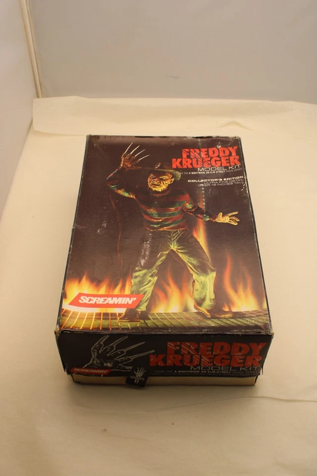 Vintage 1984 FREDDY KRUEGER 1/4 SCALE VINYL MODEL KIT SCREAMIN' Complete in Box - Image 3 of 3