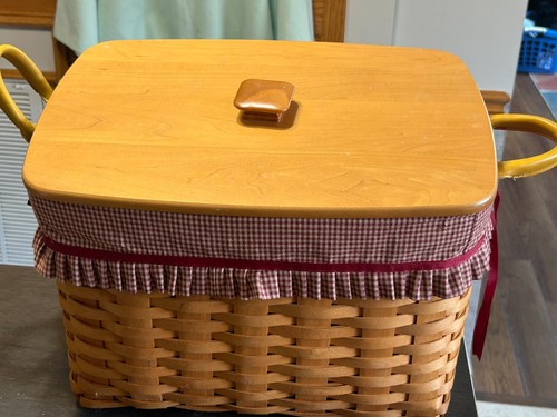 Longaberger Large Slanted Magazine Basket with  Wooden Lid  and cloth liner 1997