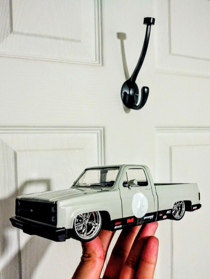 Jada Toy Just Trucks 1:24 Scale 1985 Chevrolet C10 Model Gray