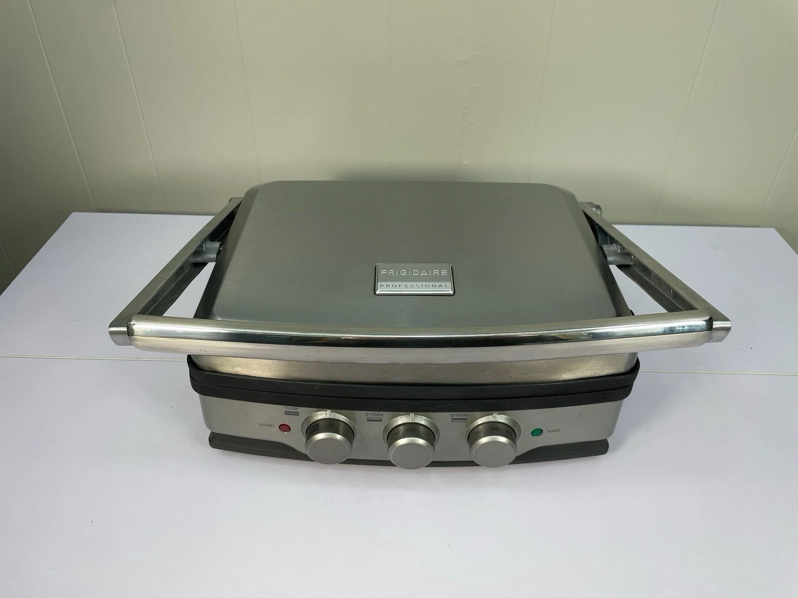 Frigidaire Professional Contact Grill Panini Press Stainless Steel Tested