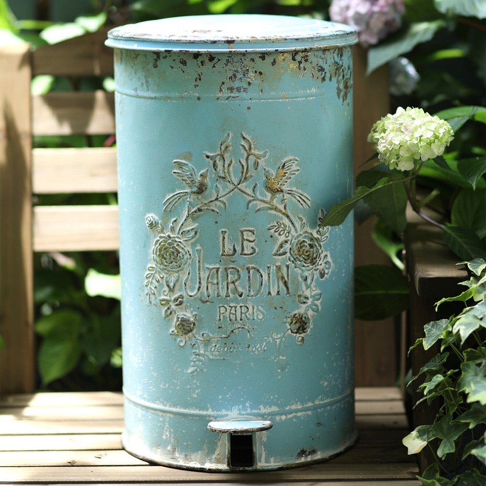 Retro Trash Can with Lid 4.5 Gal Vintage Kitchen Bathroom Garbage Can ...