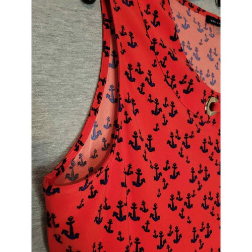 Women's Tommy Hilfiger Red Sleeveless Blouse Metal Accent and Slight V Neck XL - Picture 6 of 12