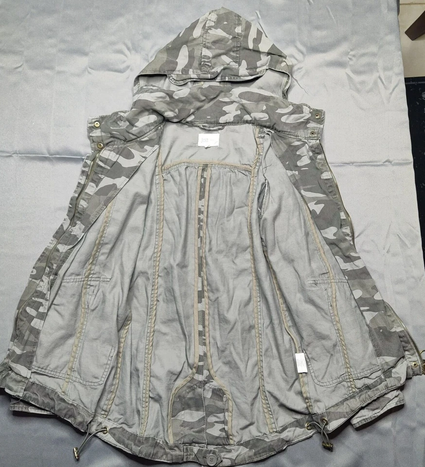 Chaqueta utilitaria militar JOLT pequeña camuflada gris algodón cremallera completa con capucha para mujer Foto 3 de 4