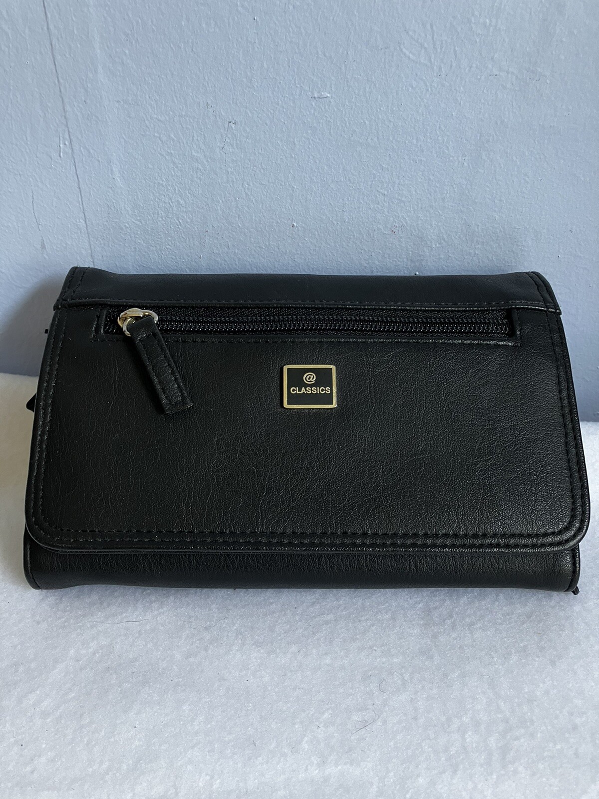 Classics Multipocket, Multi compartment Wallet, P… - image 1