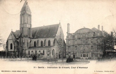 CPA 60 - SENLIS (Oise) - Institution St-Vincent, Cour d'Honneur