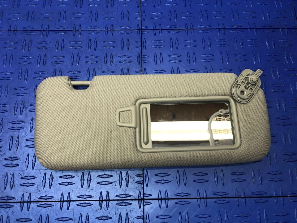 2020-2022 HYUNDAI SONATA FRONT RIGHT SIDE SUN VISOR OEM 2021 - Image 4 of 4