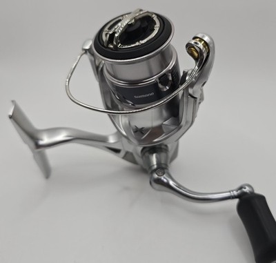 Shimano 15 Stradic C2000HGS JDM Spinning Reel Yumeya Stand Light Game Boxless