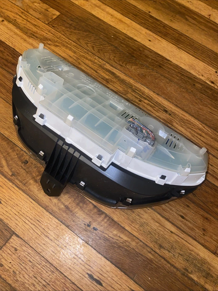 2008-2012 Honda Accord Speedometer Gauge Cluster OEM 210k 78100-TA0-A420-M1 - Image 3 of 4